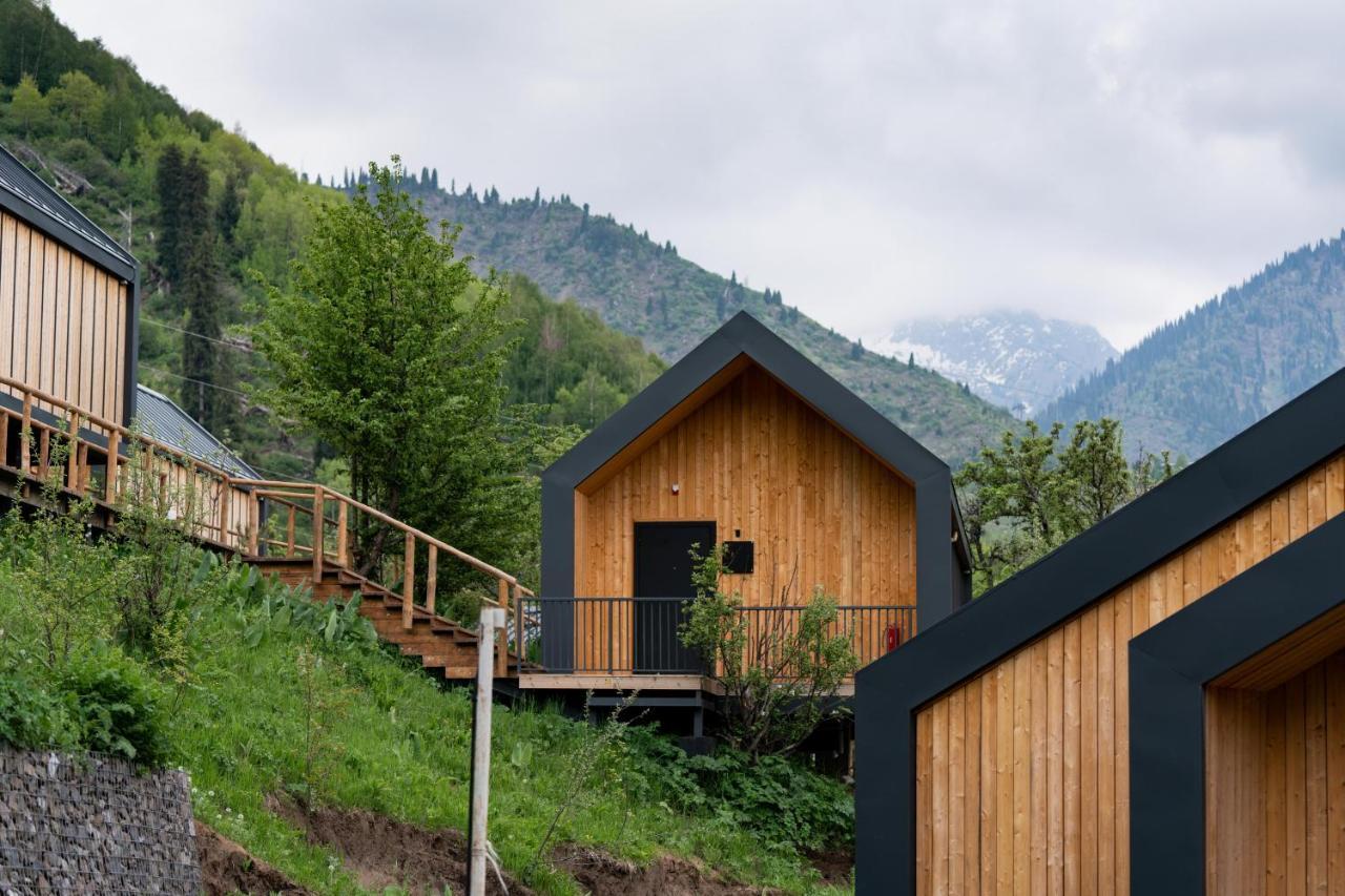 Qazaq Auyl Eco Hotel Alma-Ata Buitenkant foto