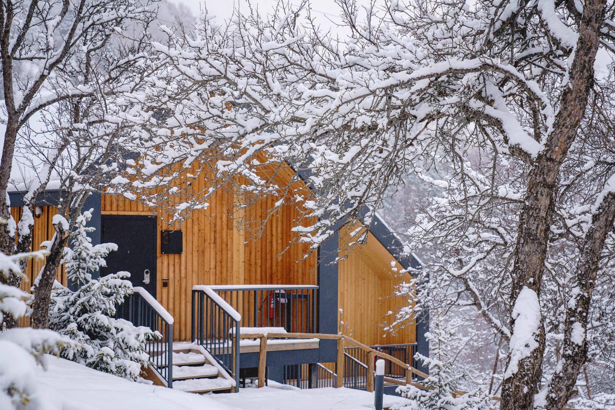 Qazaq Auyl Eco Hotel Alma-Ata Buitenkant foto