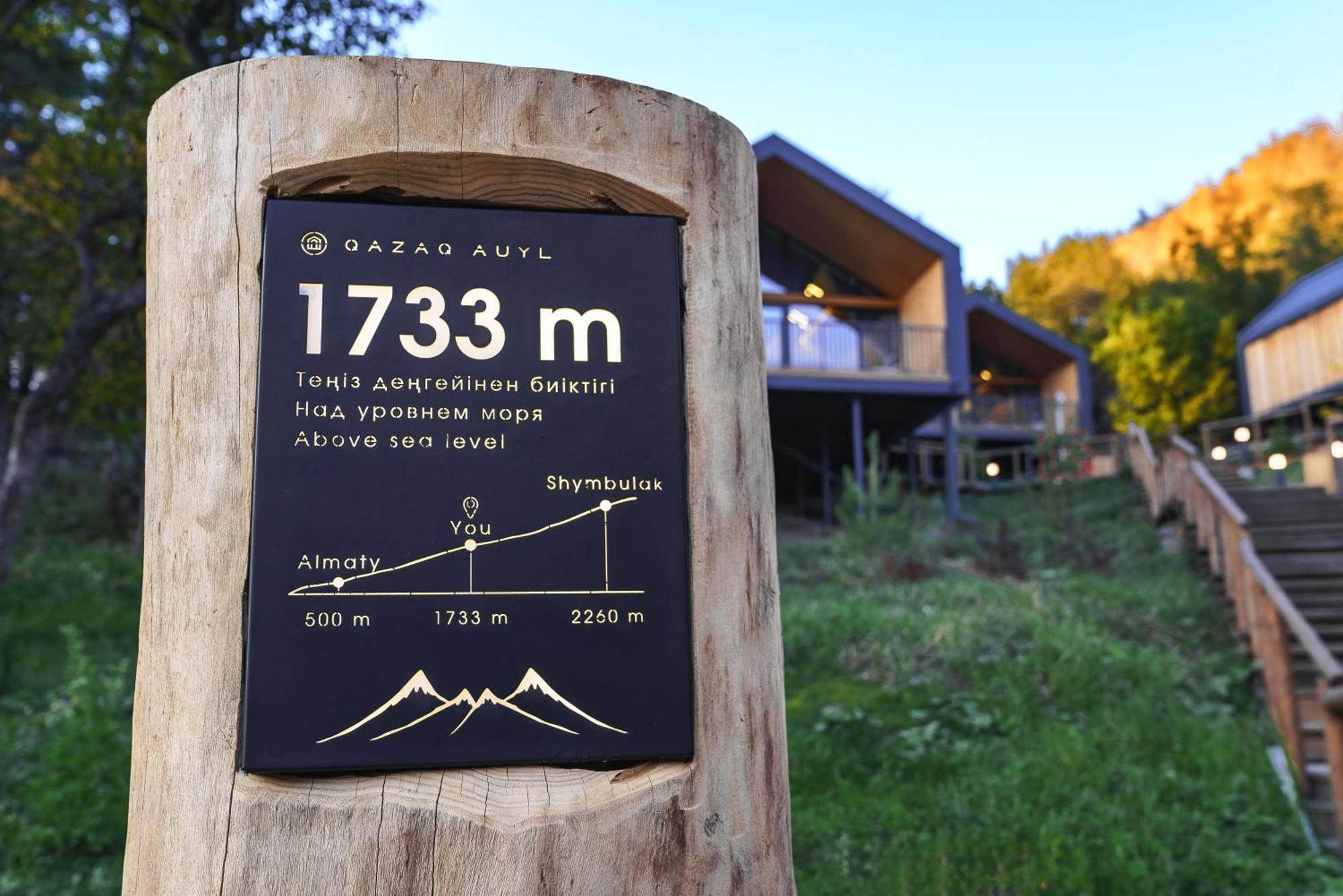 Qazaq Auyl Eco Hotel Alma-Ata Buitenkant foto