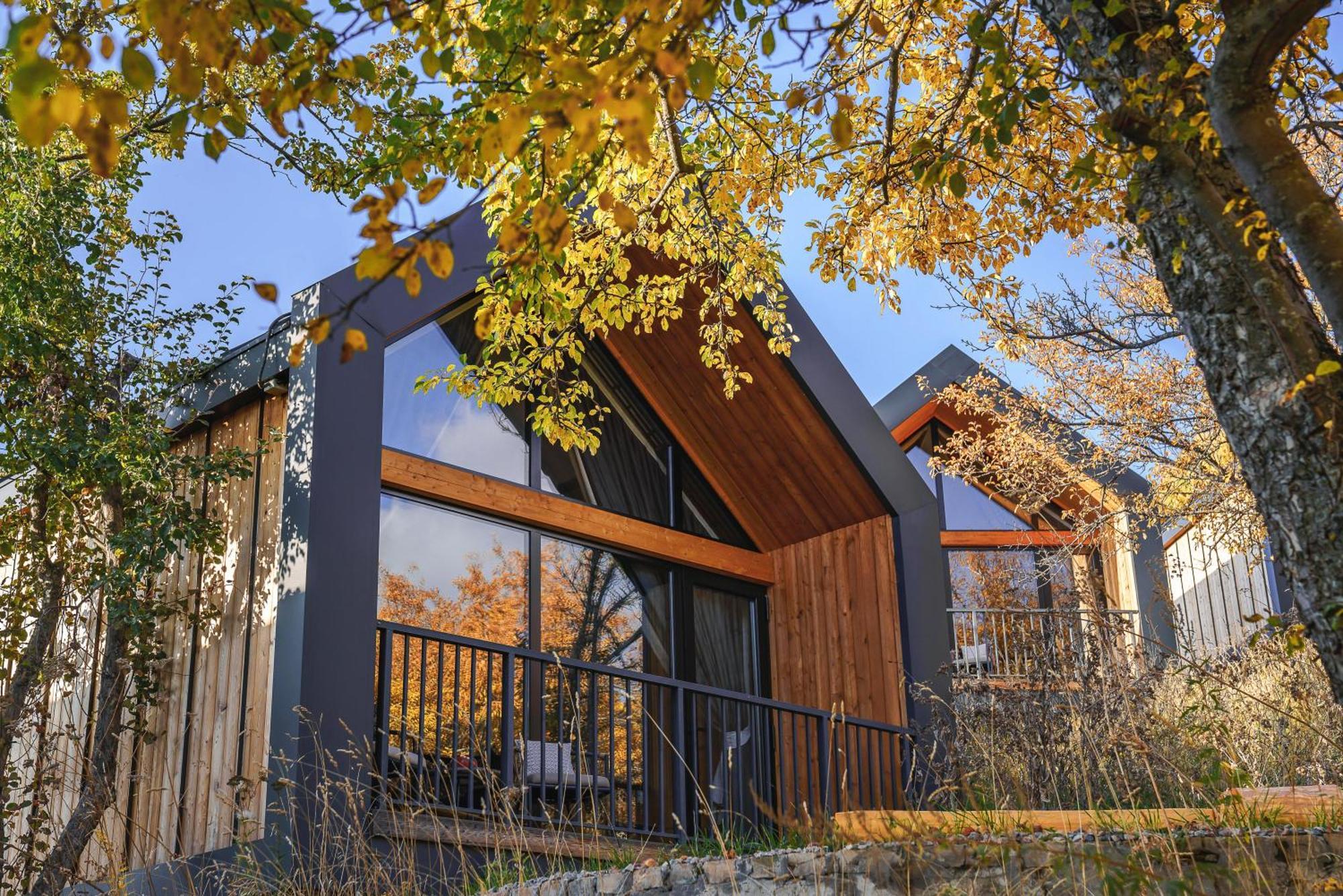 Qazaq Auyl Eco Hotel Alma-Ata Buitenkant foto