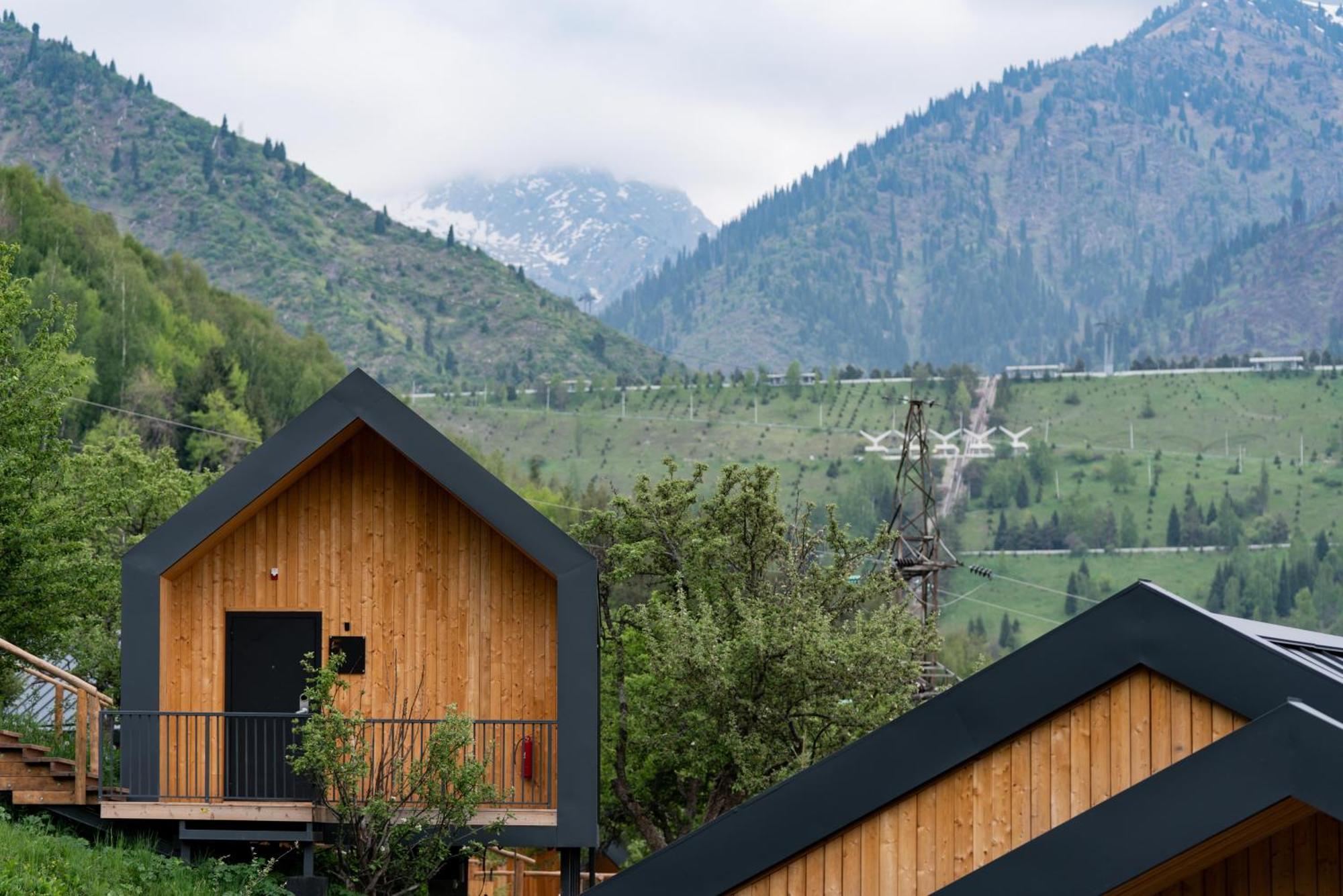 Qazaq Auyl Eco Hotel Alma-Ata Buitenkant foto
