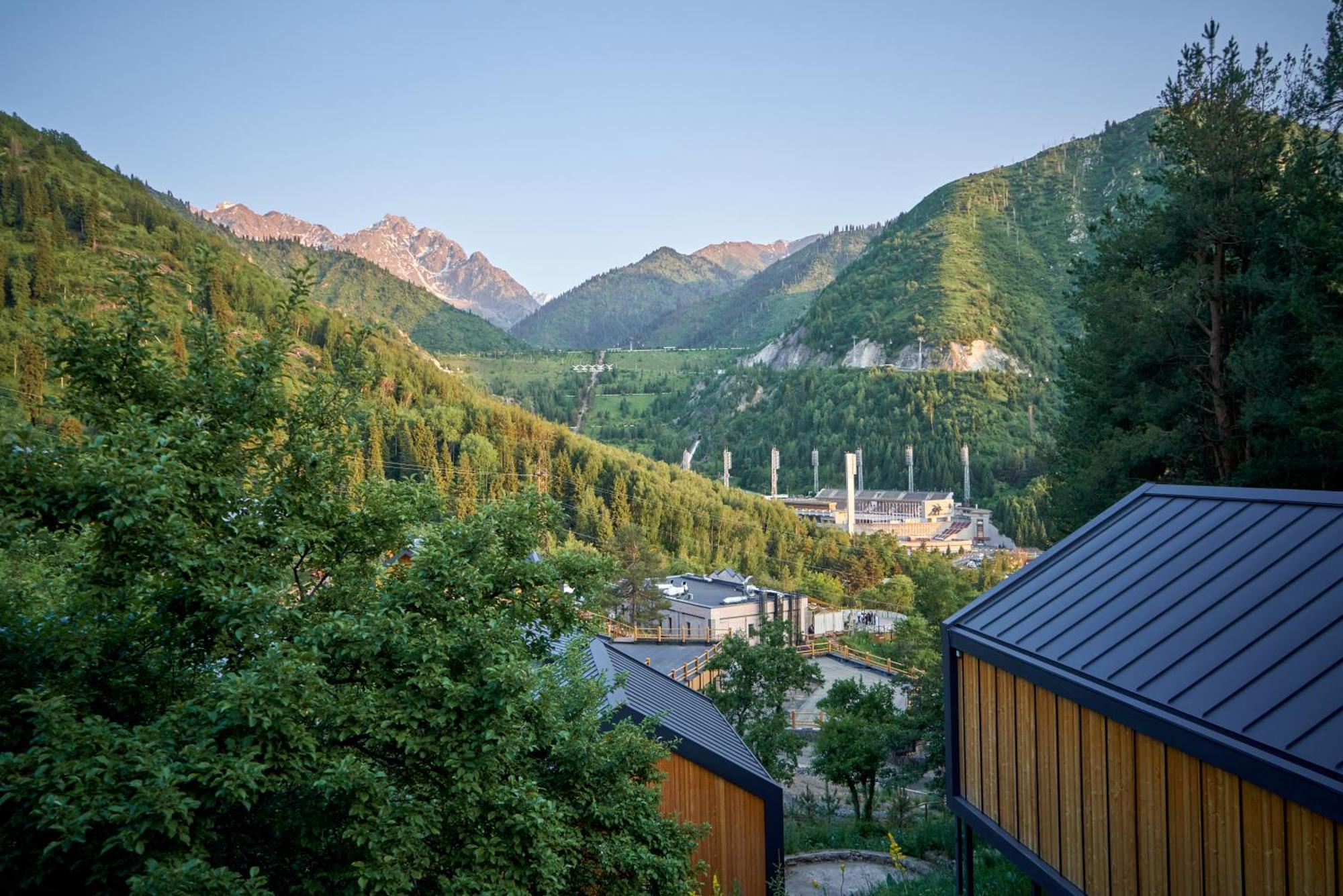 Qazaq Auyl Eco Hotel Alma-Ata Buitenkant foto